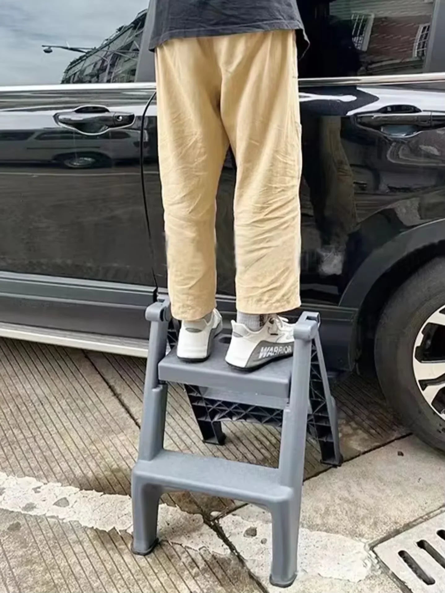 Large Load Capacity 3-Tier Plastic Folding Ladder