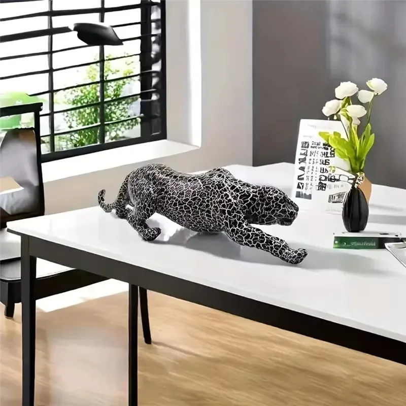 Modern Decorative Sculpture Statue